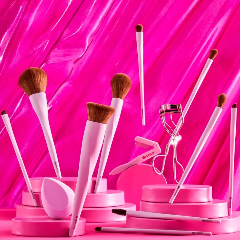 Essence 01 Throwing a Little Shade Eyeshadow Brush