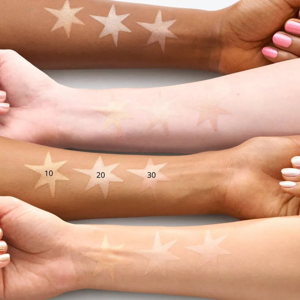 Essence Soft Touch 30 Glazing Gleam Bouncy Glow