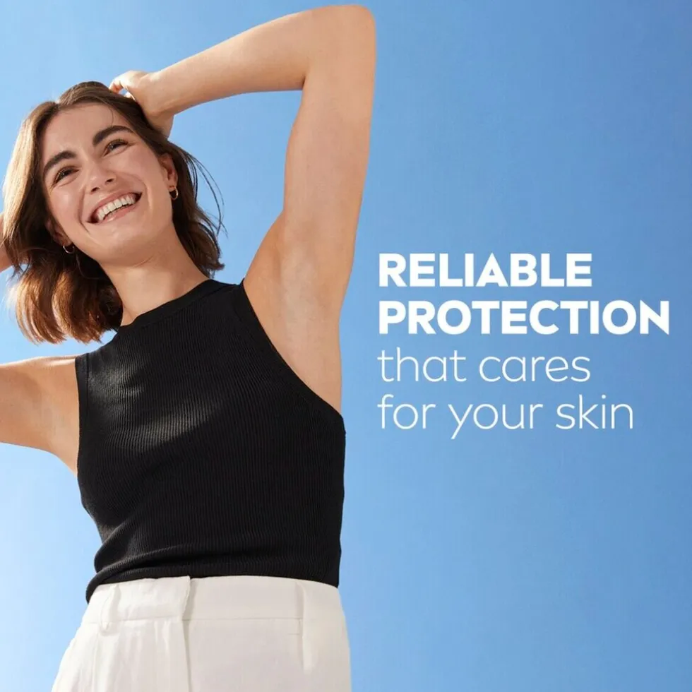 NIVEA Black & White Invisible Pure Antitranspirant Spray