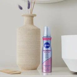 NIVEA Diamond Gloss Care Hold 4 Mousse
