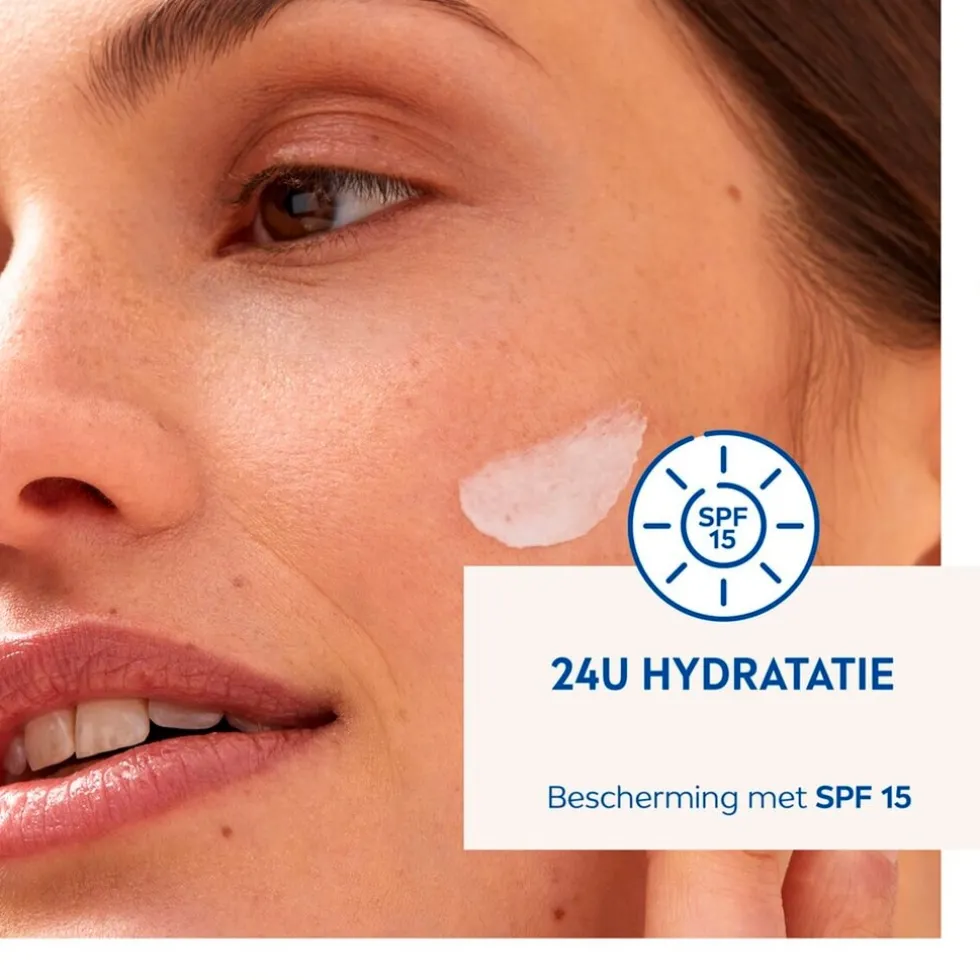 NIVEA Voedende Dagcrème met SPF15